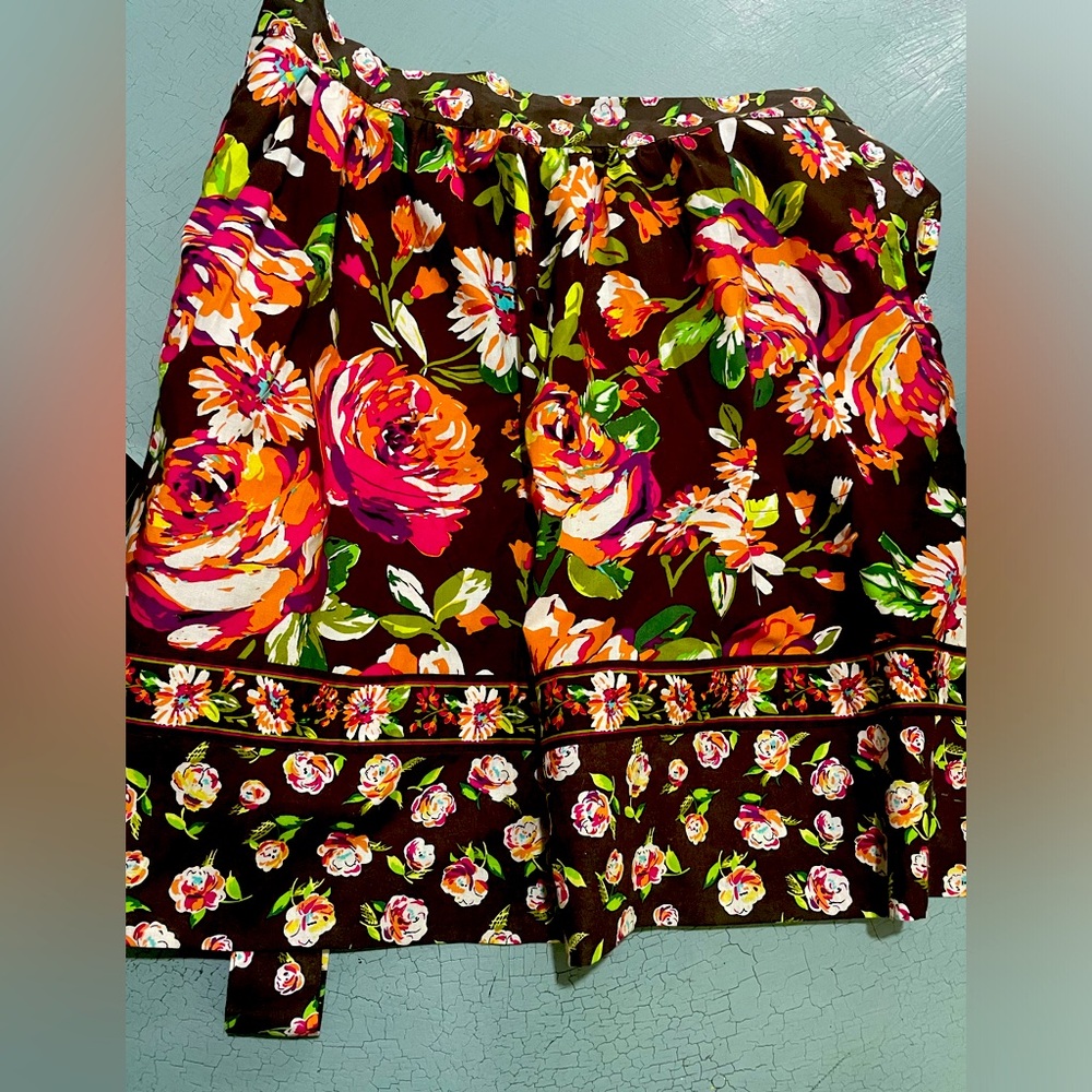 Floral apron  with Vibrant Colors
